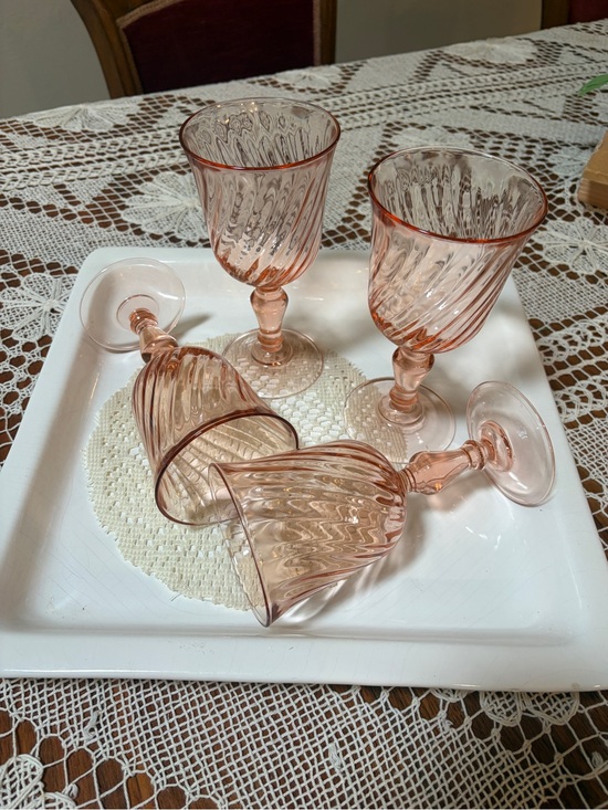 None Other - Vintage-depression era Pink Swirl Stemmed Wine Glasses - Set of 4